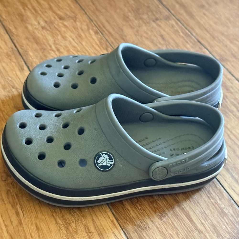 CROCS Kids Classic Clog in Grey